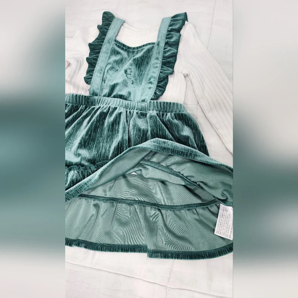 Cat and Jack Green Velour Jumper Skirtall Dress Size 2T - Picture 3 of 7